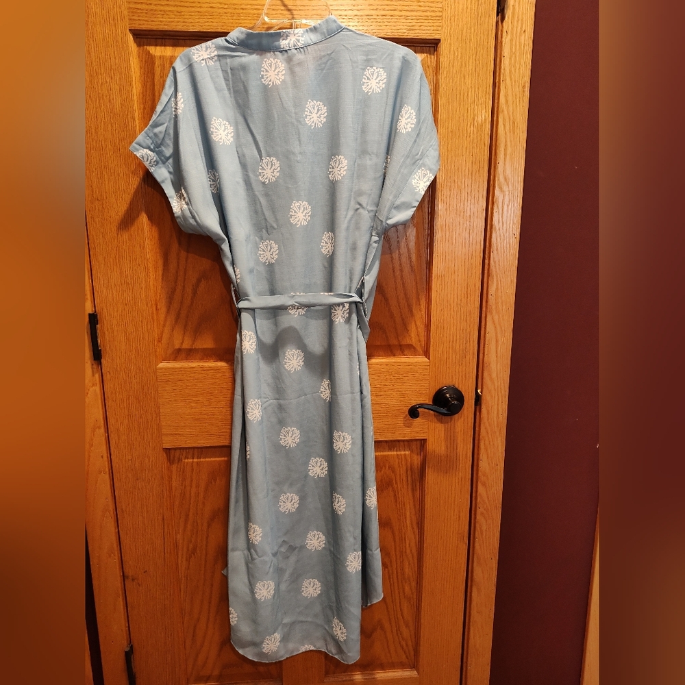 NWT Emery Rose Blue Floral Print Dress With Belt - Picture 5 of 9